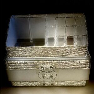 Elegant Silver Makeup Organizer